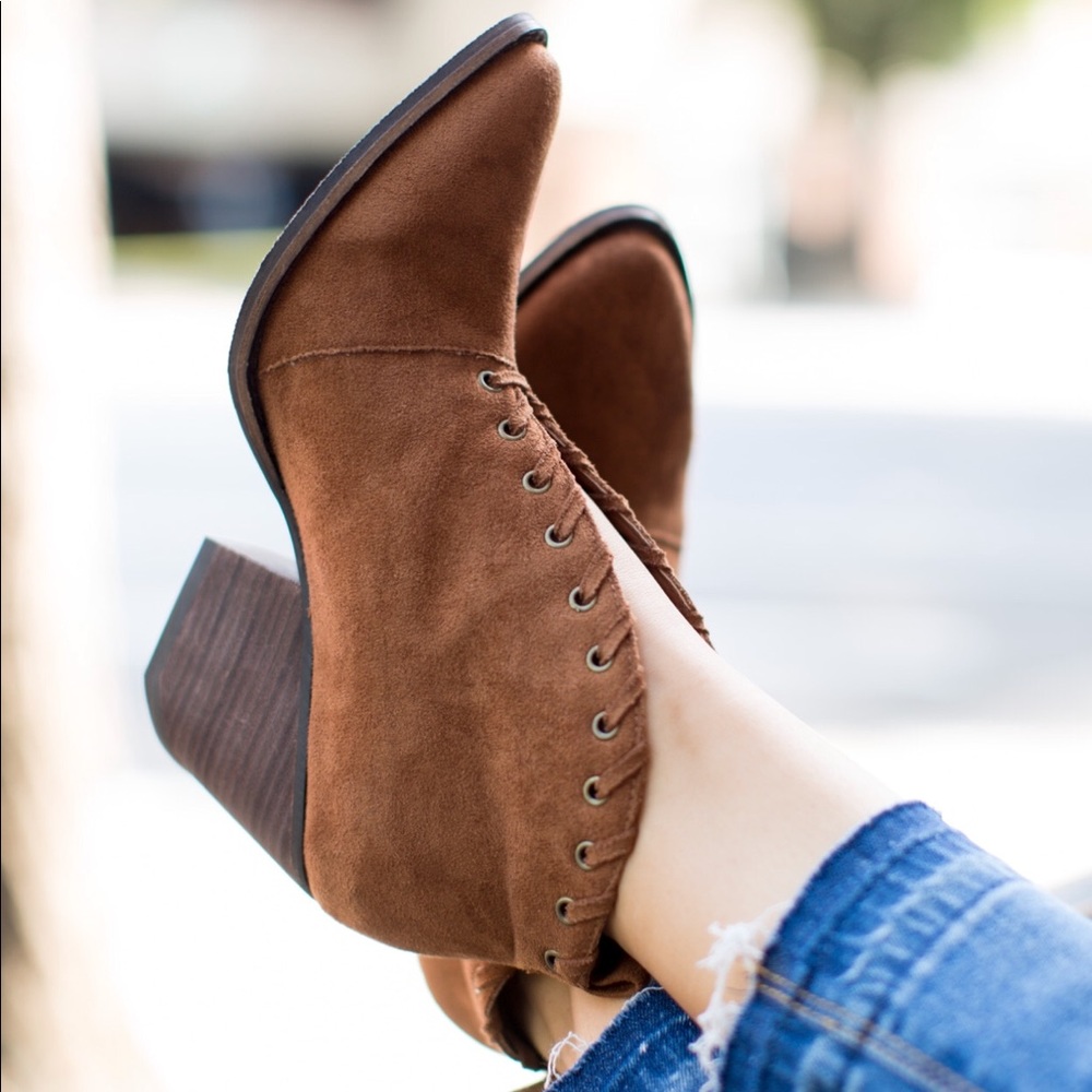 Cognac WhipStitch Distressed Burnished VCut Bootie